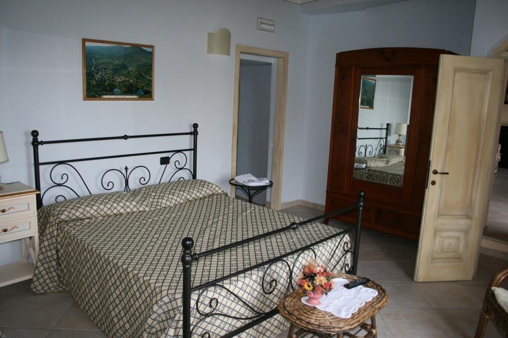Casa Vacanze San Francesco バーニ・サン・フィリッポ 部屋 写真